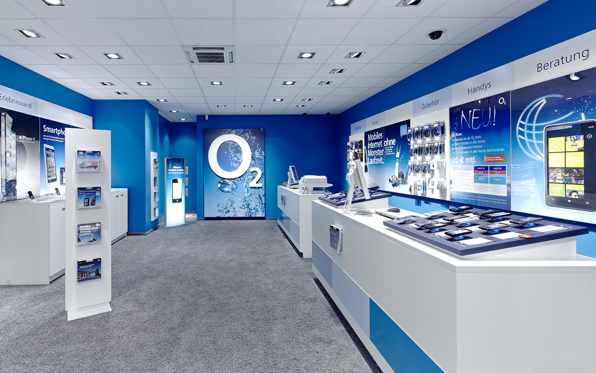 普陀區(qū)90平藍白色調手機營業(yè)廳辦公室裝修設計-第1張圖片-上海古都建筑設計集團