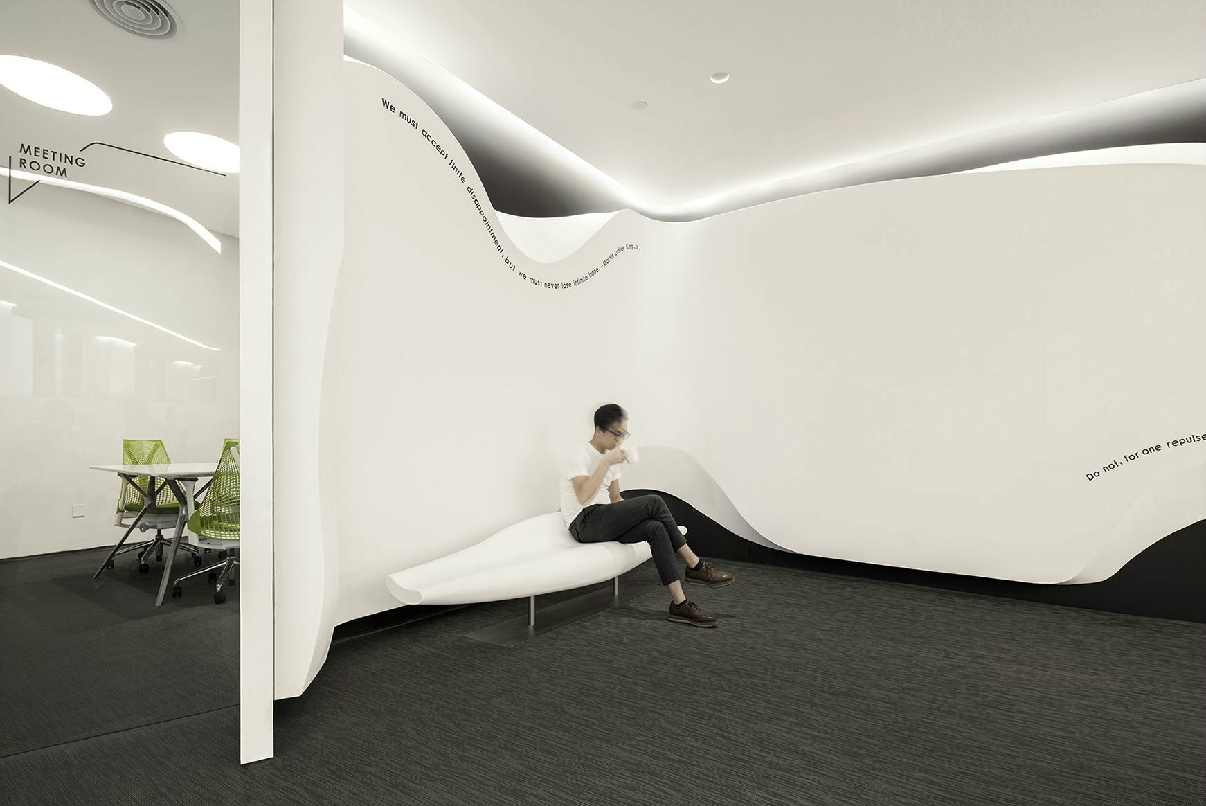 上海辦公室裝修博煒曼辦公空間裝修設(shè)計-第4張圖片-上海古都建筑設(shè)計集團 上海辦公室裝修博煒曼辦公空間裝修設(shè)計-第4張圖片-上海古都建筑設(shè)計集團