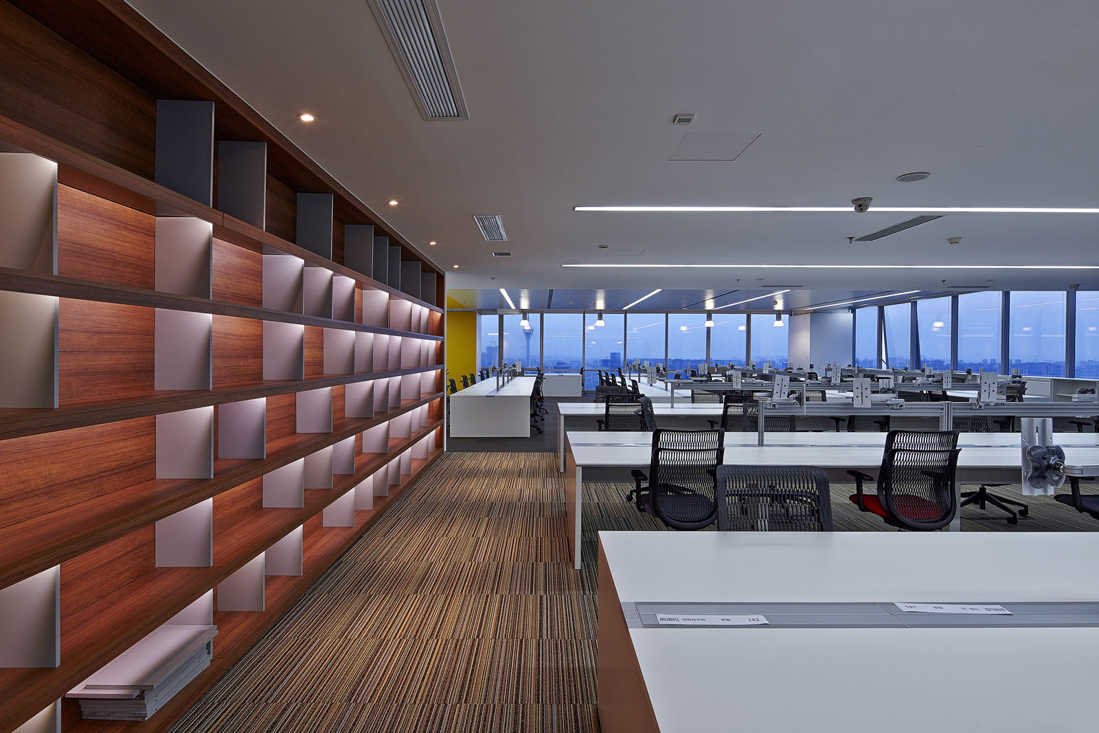 現(xiàn)代科技風(fēng)辦公室裝修設(shè)計(jì)效果圖-第6張圖片-上海古都建筑設(shè)計(jì)集團(tuán) 現(xiàn)代科技風(fēng)辦公室裝修設(shè)計(jì)效果圖-第6張圖片-上海古都建筑設(shè)計(jì)集團(tuán)