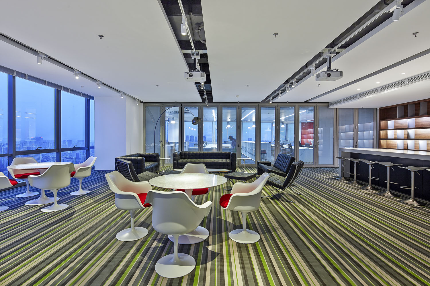 現(xiàn)代科技風(fēng)辦公室裝修設(shè)計(jì)效果圖-第14張圖片-上海古都建筑設(shè)計(jì)集團(tuán) 現(xiàn)代科技風(fēng)辦公室裝修設(shè)計(jì)效果圖-第14張圖片-上海古都建筑設(shè)計(jì)集團(tuán)