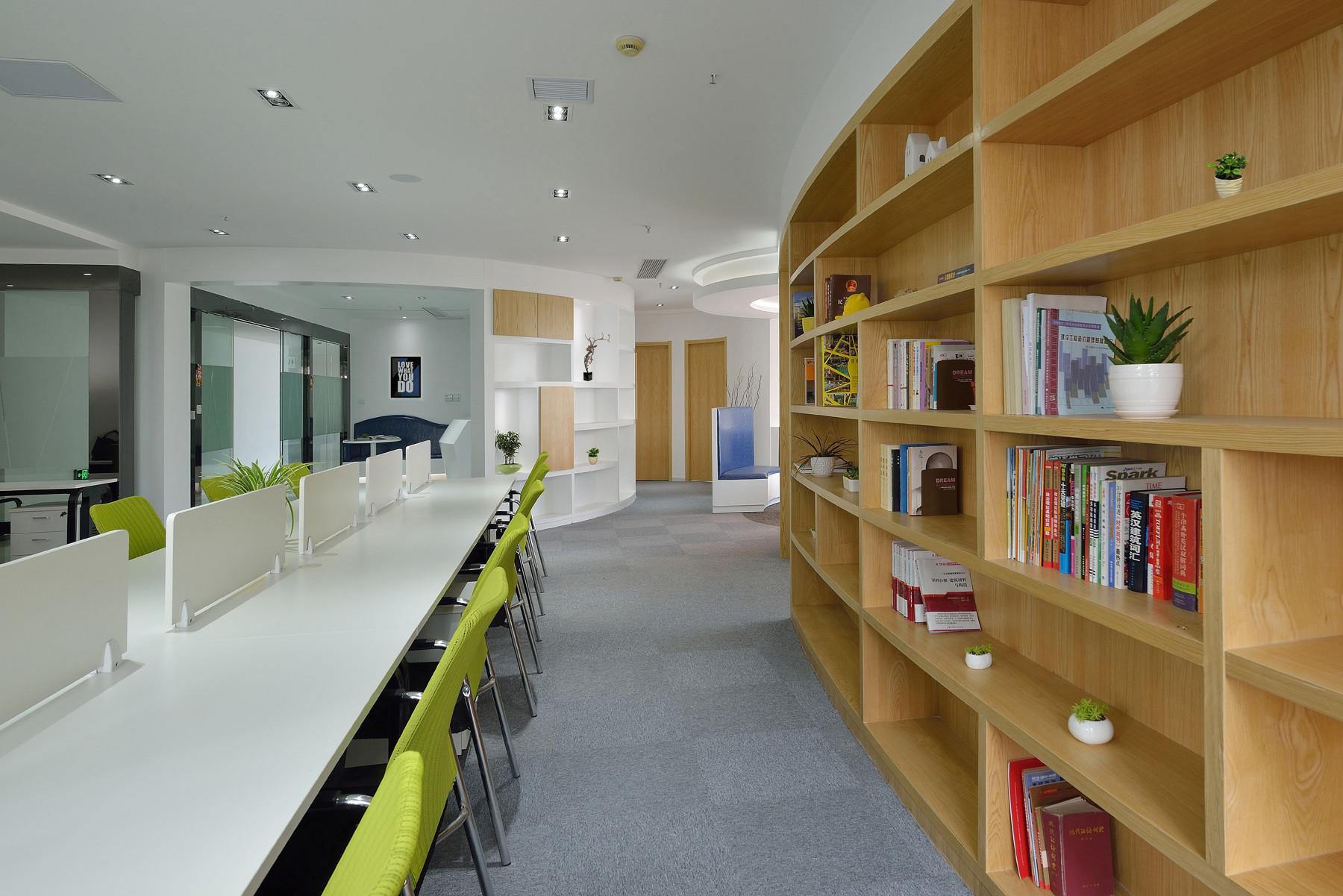 青浦區(qū)辦公室裝修簡約風(fēng)設(shè)計-第3張圖片-上海古都建筑設(shè)計集團(tuán) 青浦區(qū)辦公室裝修簡約風(fēng)設(shè)計-第3張圖片-上海古都建筑設(shè)計集團(tuán)