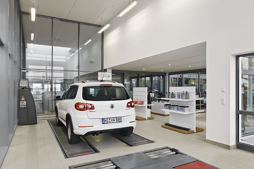 現(xiàn)代時尚風格4S店裝修設計-第5張圖片-上海古都建筑設計集團 現(xiàn)代時尚風格4S店裝修設計-第5張圖片-上海古都建筑設計集團