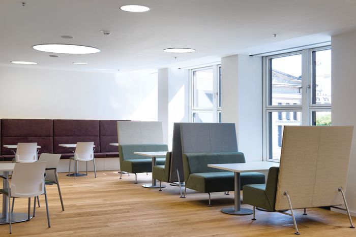 藥業(yè)公司辦公室設(shè)計(jì)布局方案-辦公室裝修設(shè)計(jì)效果圖-第4張圖片-上海古都建筑設(shè)計(jì)集團(tuán)